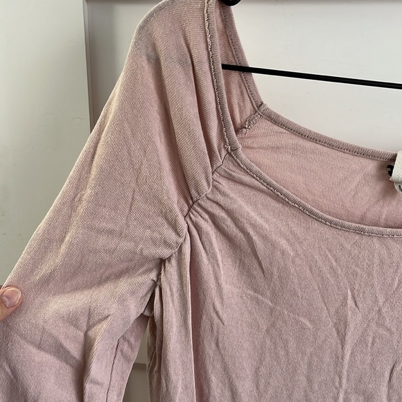 FREE PEOPLE | PreLoved Mauve Long Sleeved Relaxed Ruched Tee sz M - Picture 2 of 9
